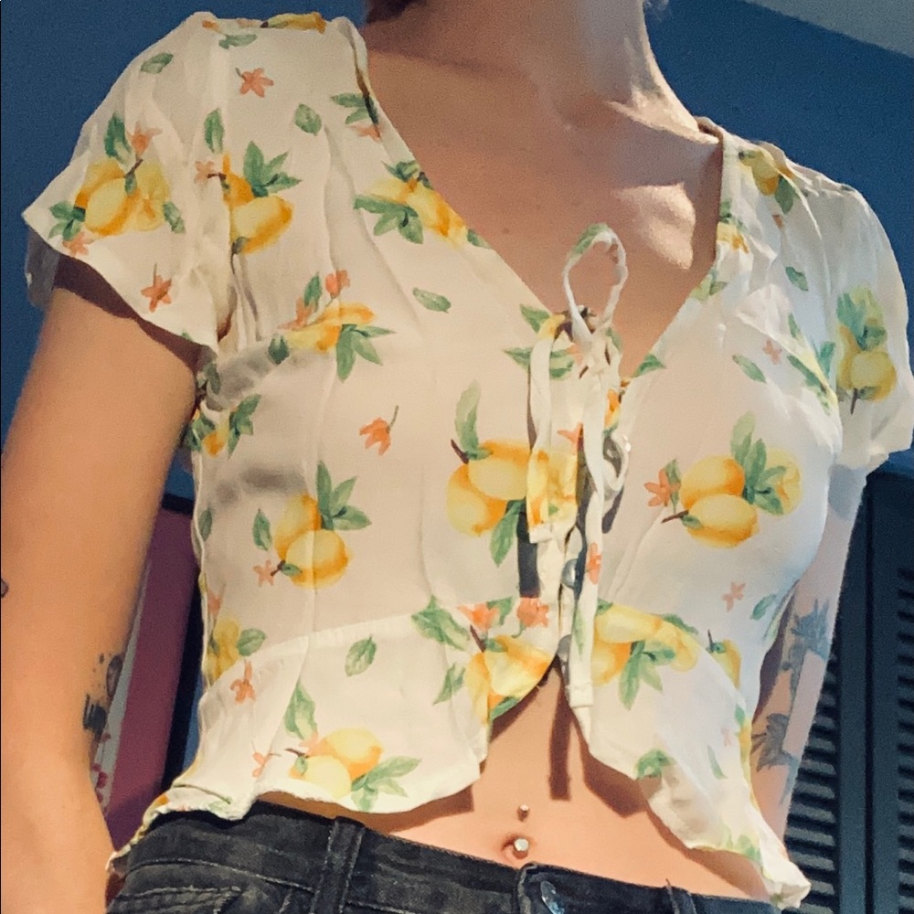 bershka lemon print crop top